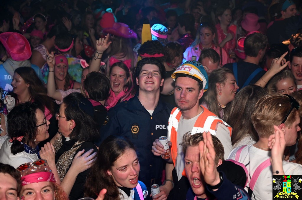../Images/Maandagavond carnaval 2026 105.jpg